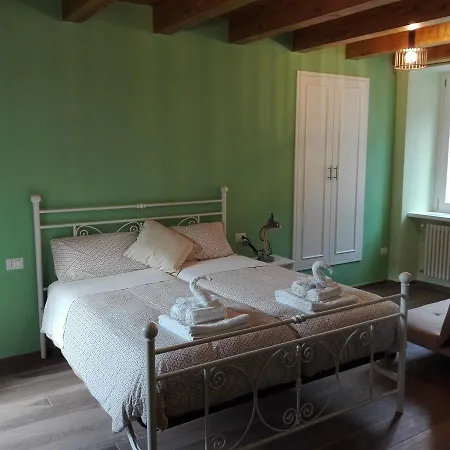 Eden Bed & Breakfast *