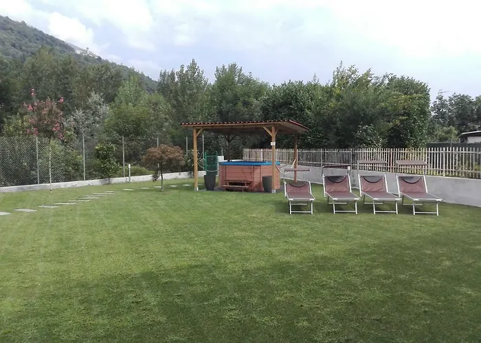 Eden Nocleg ze śniadaniem 4*